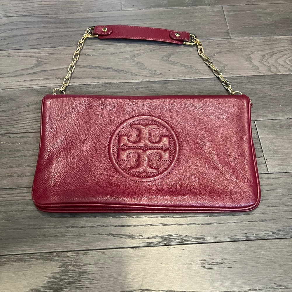 Authentic Tory Burch Logo Reva leather bag in dark merlot